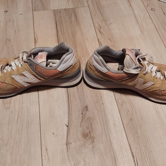 New Balance Women's Classic 574 Beige Tan - Picture 6 of 8